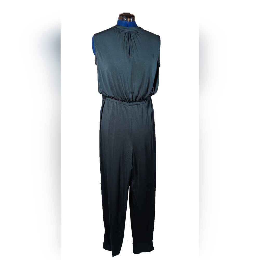 Jumpsuit green Sleeveless keyhole ✨